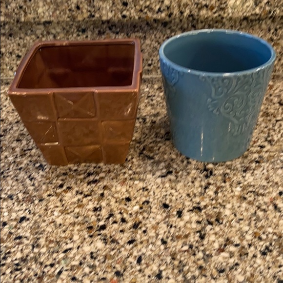 Other - Two ceramic flower pots